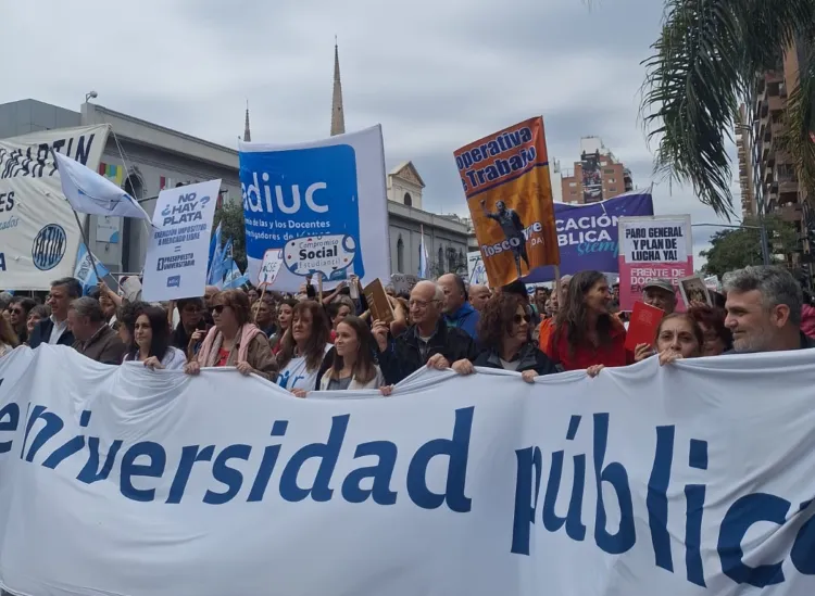 Docentes-universitarios-de-Cordoba-y-el-pais-paran-este-miercoles