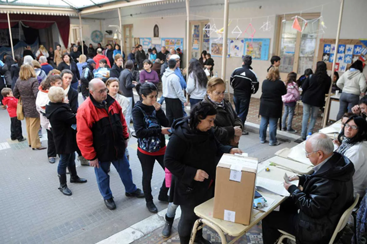 votando